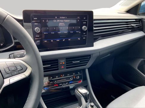 New 2026 Volkswagen Jetta SE FWD image 6
