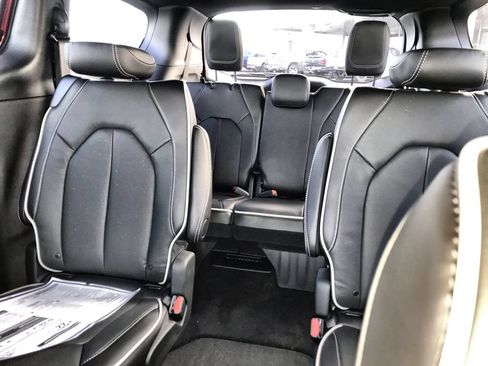 New 2026 Chrysler Pacifica Limited w/ S Appearance Package FWD image 23