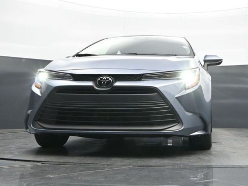 Used 2025 Toyota Corolla LE FWD image 21
