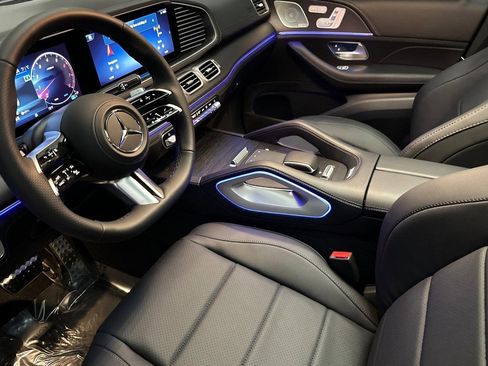 New 2025 Mercedes-Benz GLS 450 4MATIC image 4