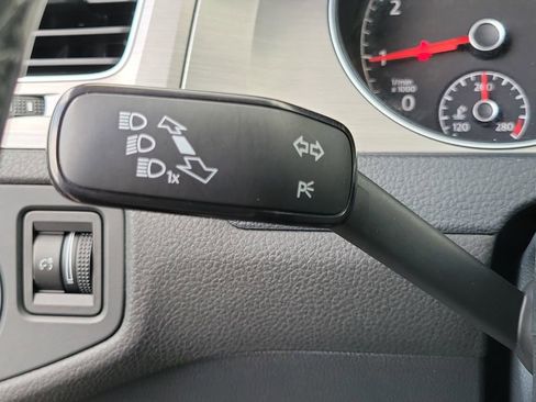 Used 2016 Volkswagen Golf S FWD image 26