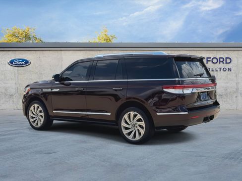 Used 2024 Lincoln Navigator Premiere AWD/4WD image 6