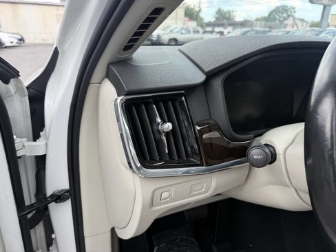 Used 2017 Volvo S90 T6 Momentum w/ Vision Package image 11