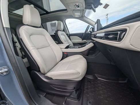 Used 2025 Lincoln Aviator AWD w/ Equipment Group 101A image 20