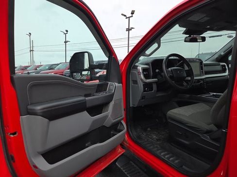 Used 2023 Ford F250 XLT w/ XLT Premium Package AWD/4WD image 7