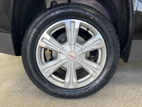 Used 2017 GMC Terrain SLE w/ Technology Package AWD/4WD image 10