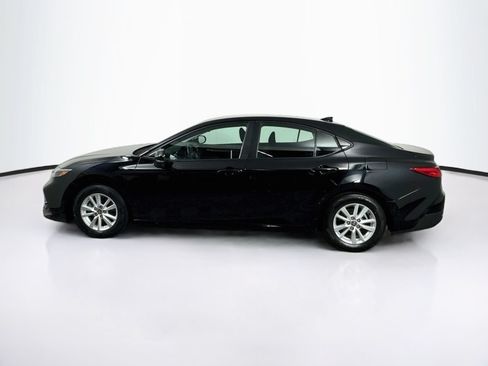Used 2025 Toyota Camry LE FWD image 4