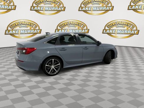 Used 2024 Honda Civic Touring image 3