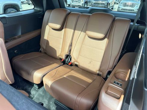 Used 2026 Mercedes-Benz GLS 450 4MATIC image 17