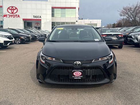 Used 2020 Toyota Corolla LE image 2
