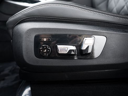 Used 2025 BMW X5 M60i AWD/4WD image 16