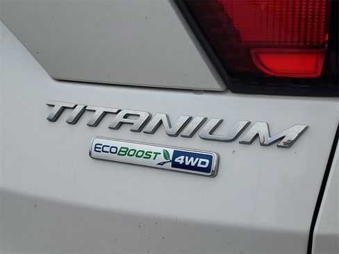 Used 2019 Ford Escape Titanium image 6