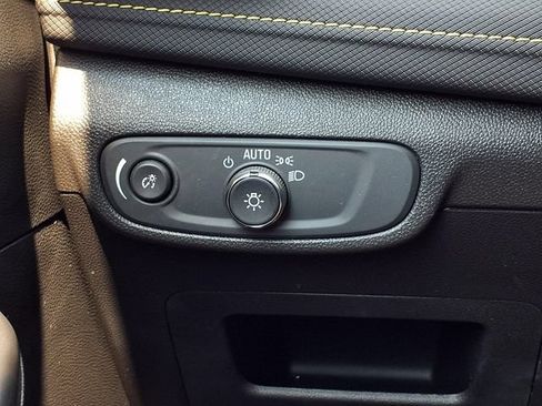 Used 2025 Chevrolet TrailBlazer ACTIV w/ Convenience Package FWD image 19