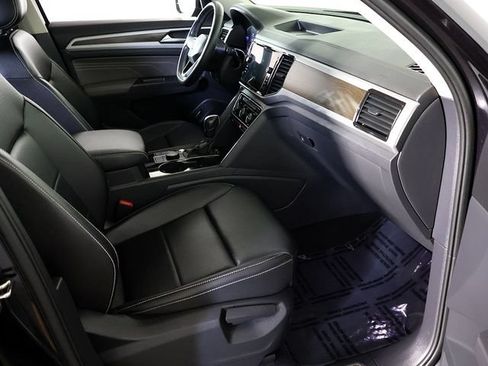 Used 2022 Volkswagen Atlas SE w/ Panoramic Sunroof Package AWD/4WD image 35