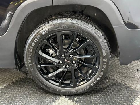 Certified 2023 GMC Terrain SLE w/ Driver Convenience Package image 15