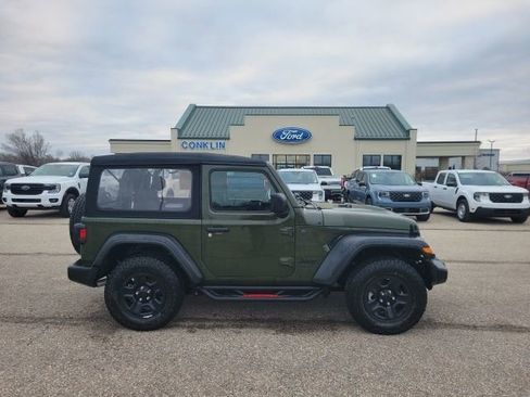 Used 2024 Jeep Wrangler Sport image 21