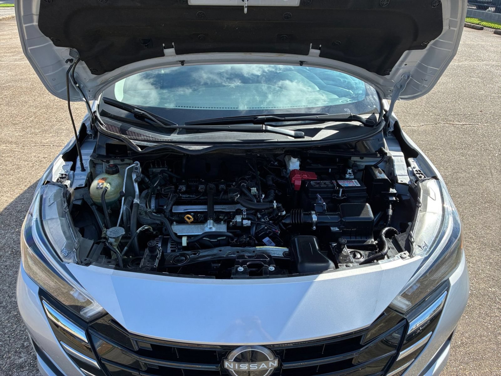 Used 2025 Nissan Versa SV FWD image 29