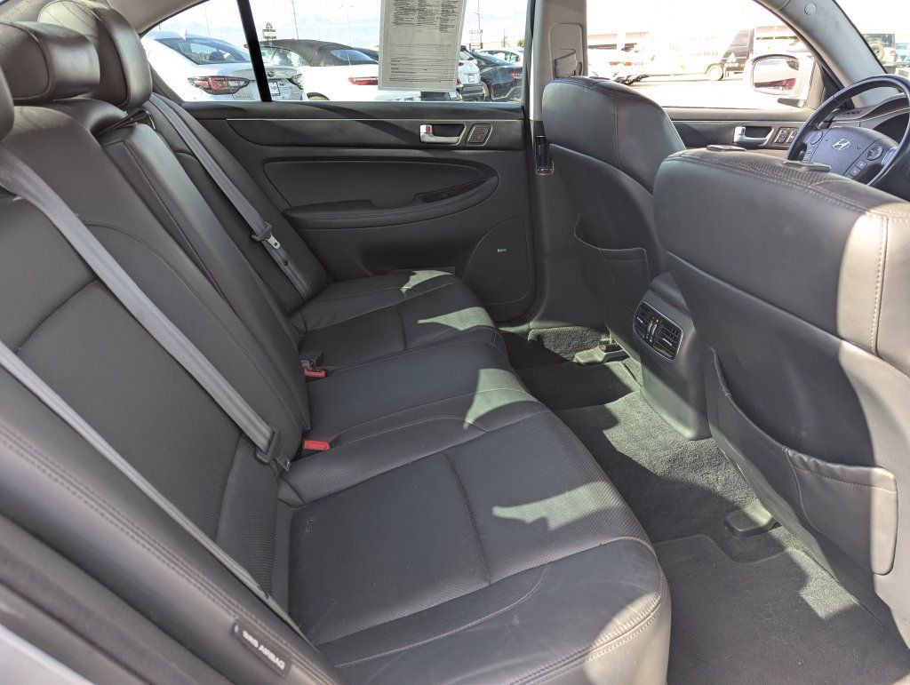 Used 2014 Hyundai Genesis 3.8 w/ Technology Package 03 RWD image 31