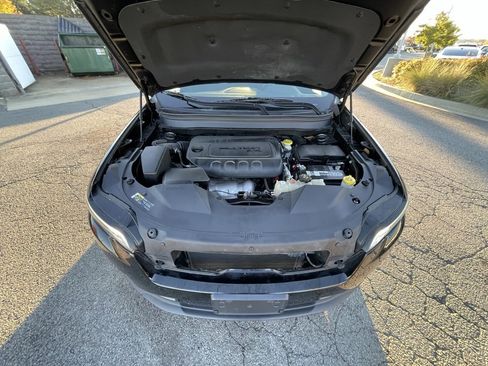 Used 2020 Jeep Cherokee Latitude Plus image 32