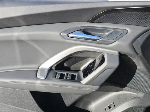 New 2025 Audi Q5 Premium image 18