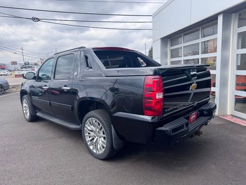 Used 2013 Chevrolet Avalanche LT AWD/4WD image 3