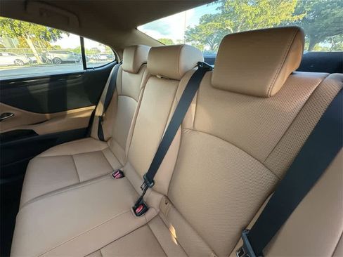 Used 2023 Lexus ES 350 image 22