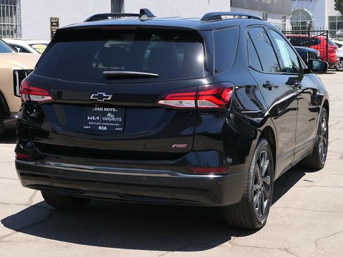 Used 2023 Chevrolet Equinox RS w/ RS Leather Package FWD image 3