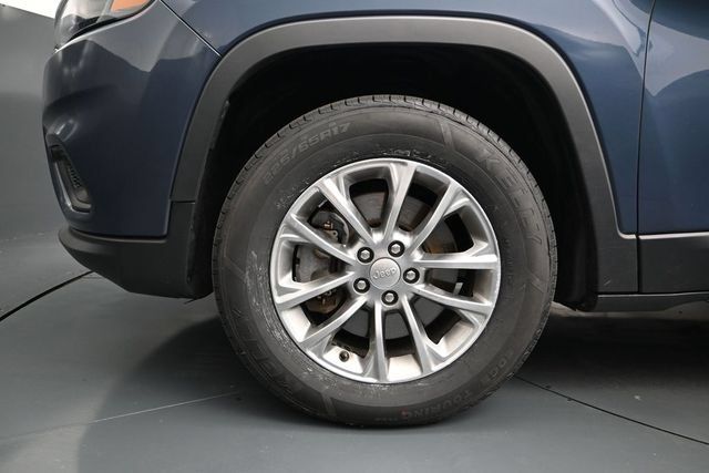 Used 2020 Jeep Cherokee Latitude Plus w/ Cold Weather Group AWD/4WD image 16