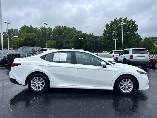 Used 2025 Toyota Camry LE FWD image 5