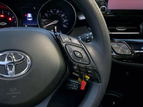 Used 2021 Toyota C-HR LE image 23