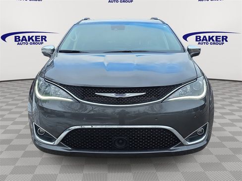 Used 2020 Chrysler Pacifica Limited w/ Tire & Wheel Group image 8