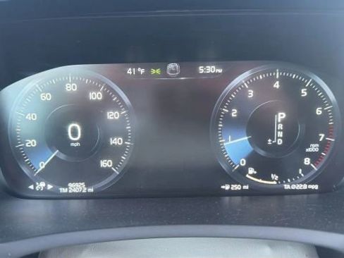 Used 2020 Volvo XC90 T5 Momentum image 13