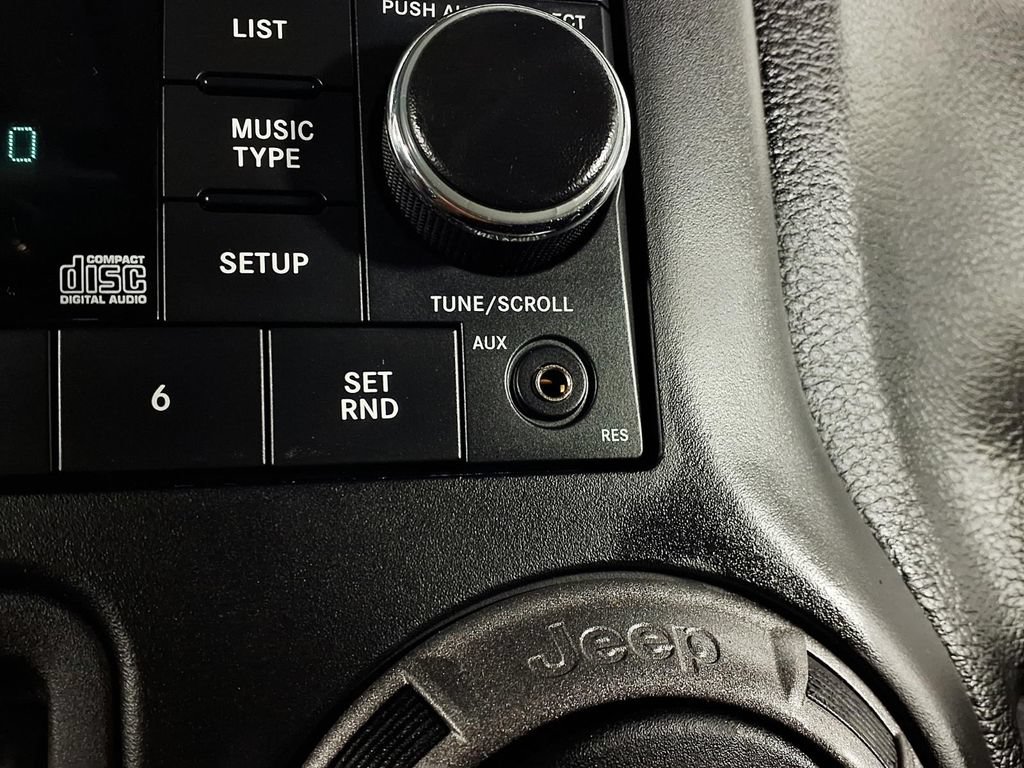 Used 2015 Jeep Wrangler Sport w/ Quick Order Package 24S AWD/4WD image 23