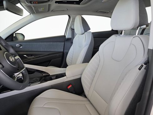 New 2026 Hyundai Elantra Limited FWD image 17