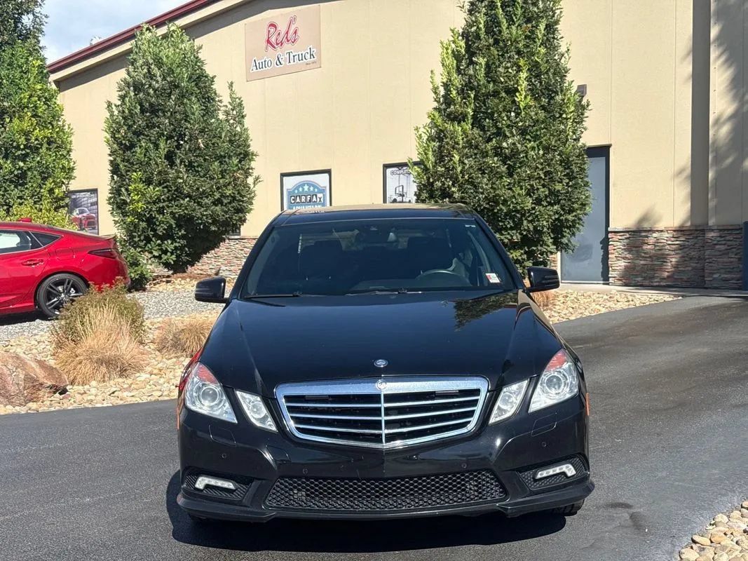 Used 2011 Mercedes-Benz E 550 4MATIC Sedan w/ Premium 2 Pkg image 5