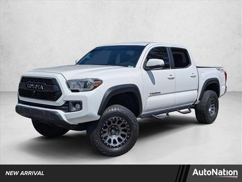 Used 2017 Toyota Tacoma TRD Off-Road w/ Tow Package image 1