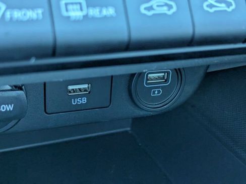 Used 2022 Hyundai Elantra Blue FWD image 19