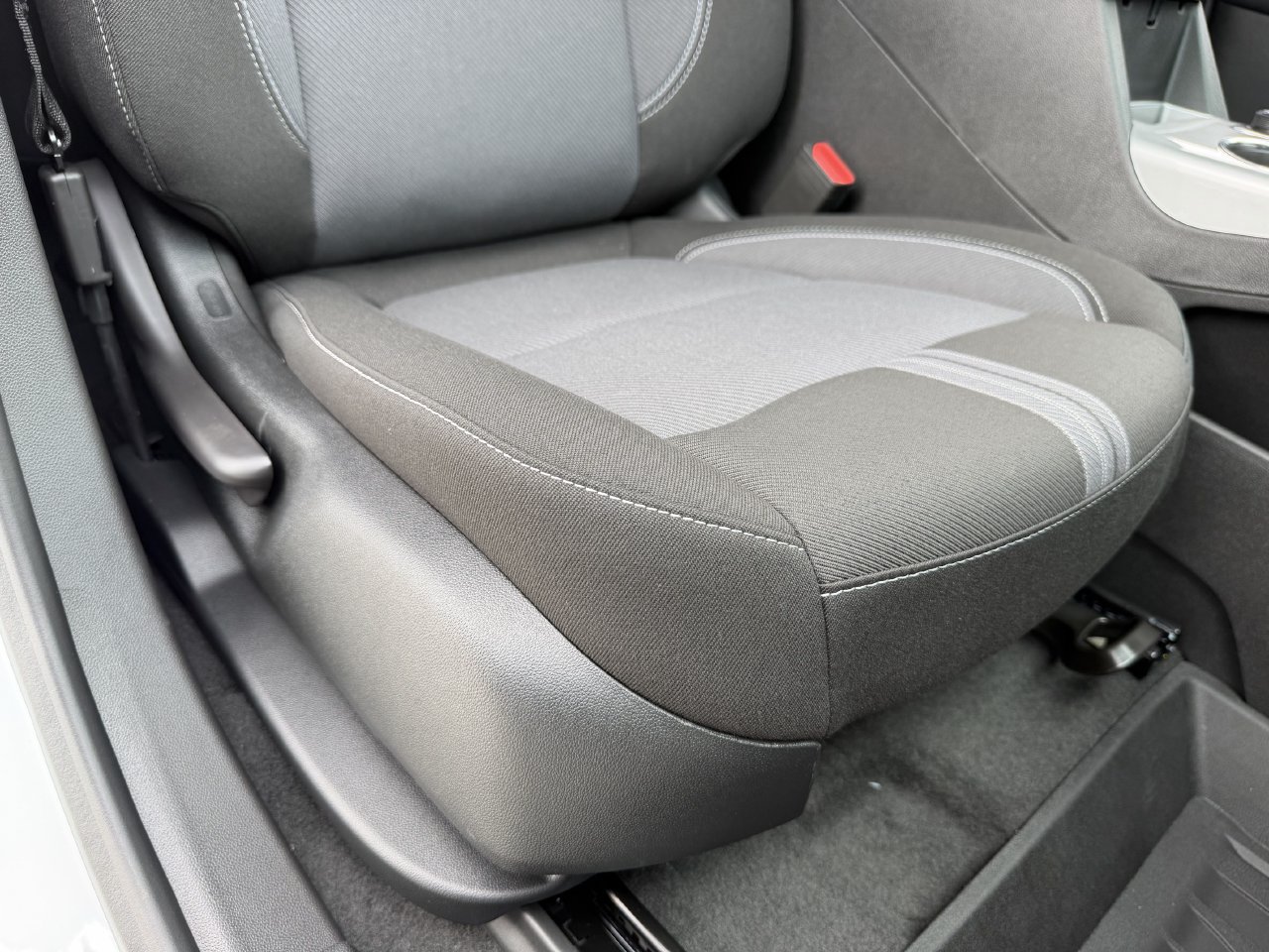 New 2026 Chevrolet Blazer LT w/ Convenience Package FWD image 25