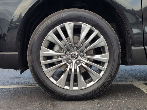Certified 2024 Toyota Venza Limited AWD/4WD image 12