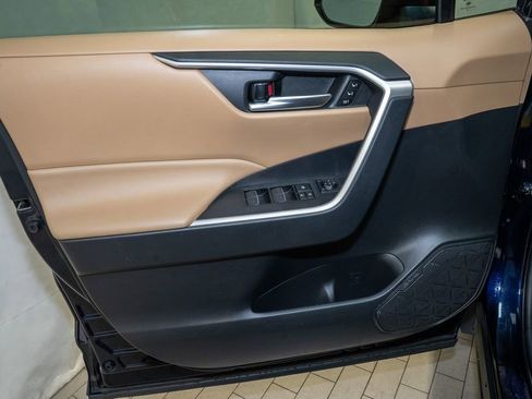 Used 2023 Toyota RAV4 XLE Premium image 12