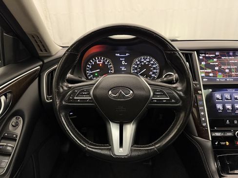 Used 2018 INFINITI Q50 Luxe w/ Essential Package (3.0T Luxe) AWD/4WD image 9
