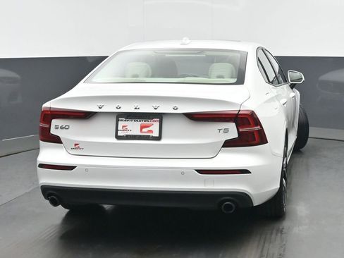 Used 2019 Volvo S60 T5 Momentum w/ Premium Package FWD image 4