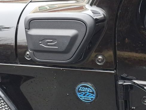 Used 2022 Jeep Wrangler Unlimited Sahara image 31