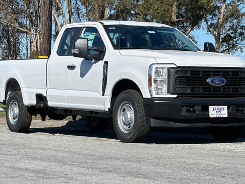 New 2026 Ford F250 XL w/ XL Driver Assist Package RWD image 7