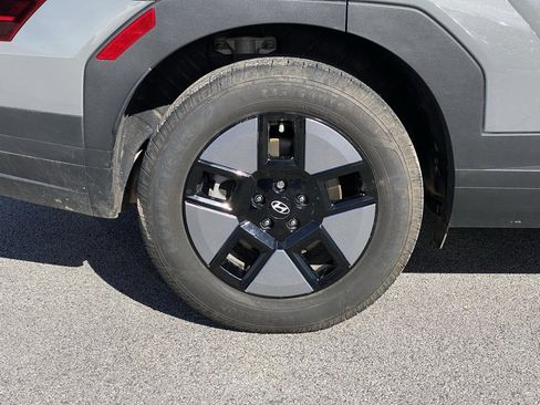 Used 2024 Hyundai Santa Fe SEL image 9