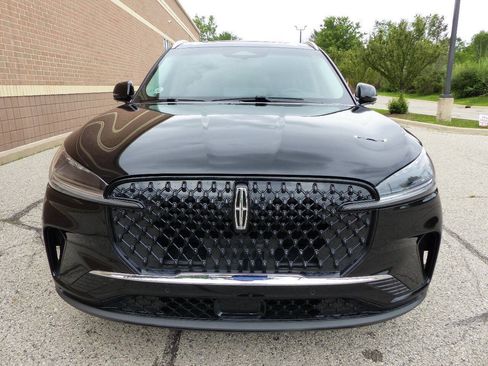 Used 2025 Lincoln Aviator AWD image 12