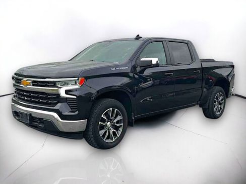 Used 2022 Chevrolet Silverado 1500 LT image 2