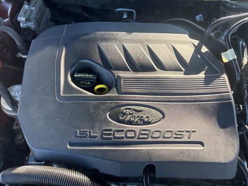 Used 2017 Ford Fusion SE w/ Equipment Group 201A image 28