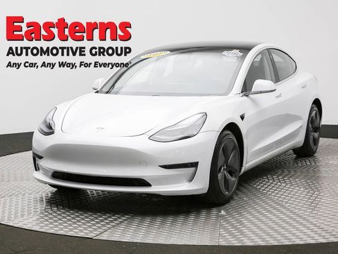Used 2019 Tesla Model 3 Standard Range RWD image 1