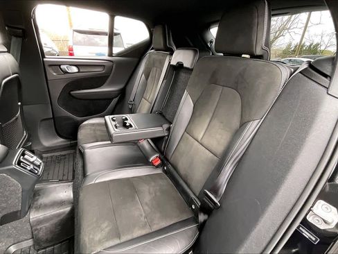 Used 2021 Volvo XC40 T5 R-Design w/ Advanced Package image 22